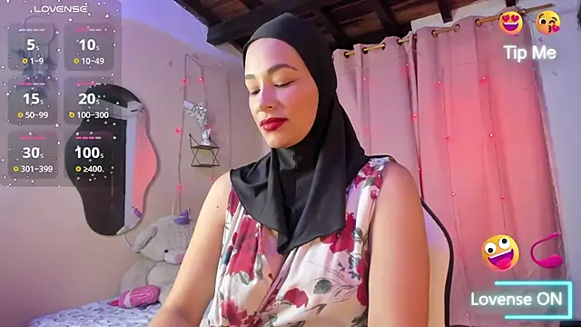 ShanaJamil online show from 11/06/25, 12:06