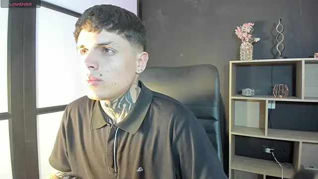 Declan-Fox online show from 10/16/25, 05:19