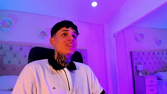 Declan-Fox online show from 10/18/25, 04:48