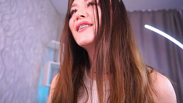 AlinaOrf online show from 10/25/25, 05:37