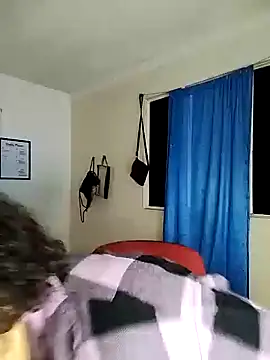 Julie wallace online show from 11/19/25, 04:40