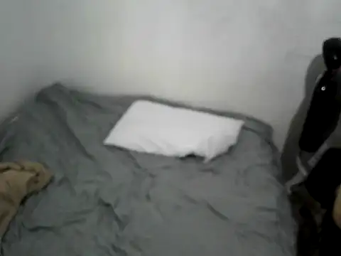 Snapshot of becmz chatting on 03/18/26, 04:10 becmz online show from 03/18/26, 04:10