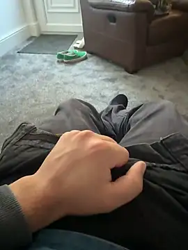 Snapshot of tdjw92 chatting on 10/12/25, 02:49 tdjw92 online show from 10/12/25, 02:49