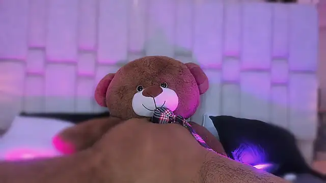 Snapshot of _GigiDoll_ chatting on 10/17/25, 11:57  GigiDoll  online show from 10/17/25, 11:57