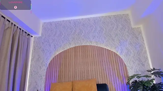 Sophiie Belle online show from 09/20/25, 02:07