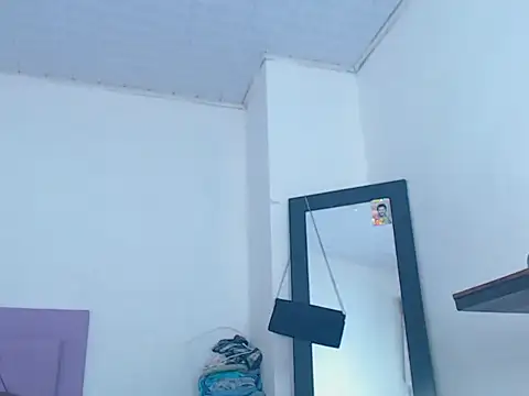 whitneytt online show from 11/18/25, 01:11