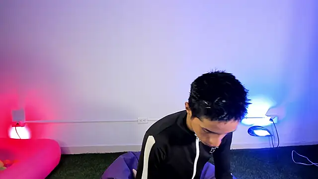 EstivenSallas online show from 09/17/25, 07:37