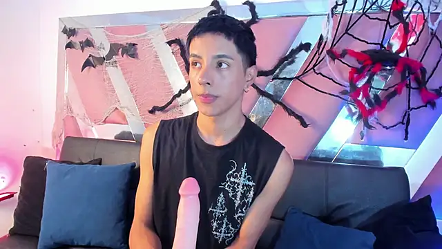 EstivenSallas online show from 10/07/25, 08:17