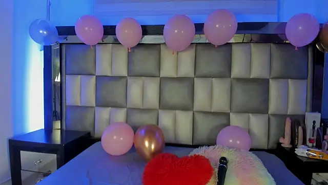 Snapshot of abbiecollins_js chatting on 11/14/25, 02:10 abbiecollins js online show from 11/14/25, 02:10