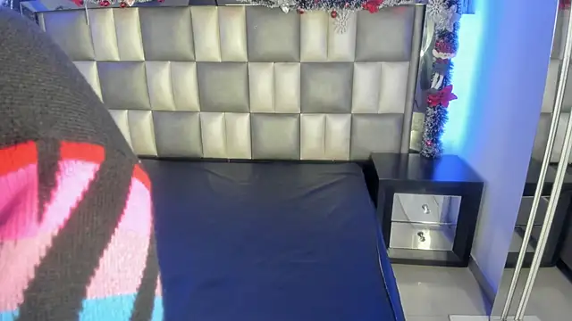 Snapshot of abbiecollins_js chatting on 12/20/25, 04:19 abbiecollins js online show from 12/20/25, 04:19