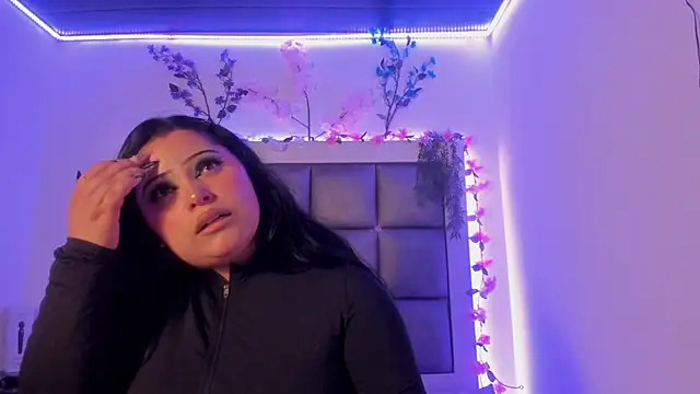 Snapshot of abbiecollins_js chatting on 03/11/26, 04:07 abbiecollins js online show from 03/11/26, 04:07