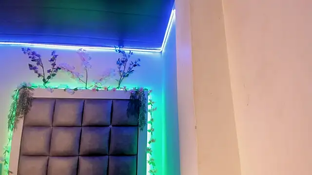 Snapshot of abbiecollins_js chatting on 04/13/26, 04:07 abbiecollins js online show from 04/13/26, 04:07