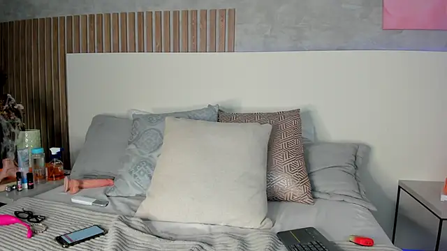 Amber Santana online show from 10/19/25, 09:15