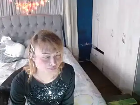 Snapshot of skarleth_hot21 chatting on 09/15/25, 08:20 skarleth hot21 online show from 09/15/25, 08:20