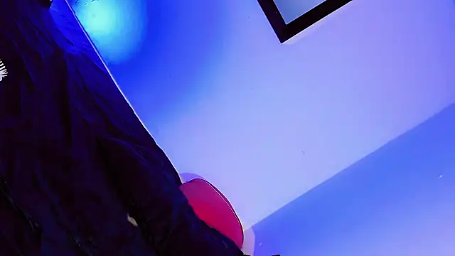 daniela dolls online show from 04/17/26, 12:08