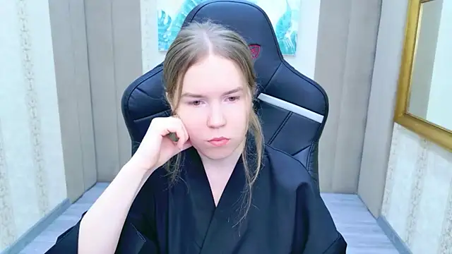 Alida Brice online show from 12/18/25, 05:35