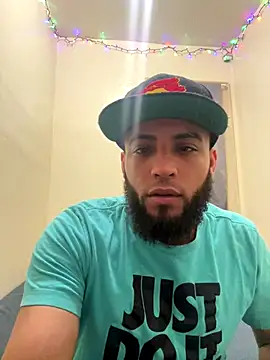 LeoPR00 online show from 12/20/25, 04:19