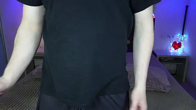 Snapshot of Vikki_George chatting on 03/05/26, 01:56 Vikki George online show from 03/05/26, 01:56