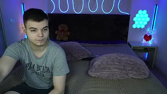 Snapshot of Vikki_George chatting on 04/20/26, 03:09 Vikki George online show from 04/20/26, 03:09