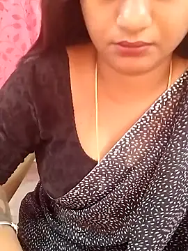 Snapshot of Tamil_Kayal_kutty chatting on 09/14/25, 06:01 Tamil Kayal kutty online show from 09/14/25, 06:01