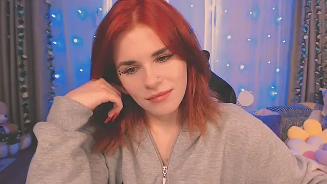 Snapshot of AlissaKiss1 chatting on 11/05/25, 06:24 AlissaKiss1 online show from 11/05/25, 06:24