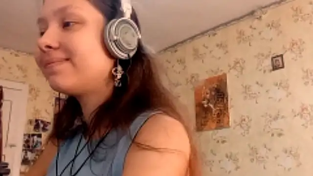 Snapshot of QutieDaSweet chatting on 09/16/25, 07:20 QutieDaSweet online show from 09/16/25, 07:20