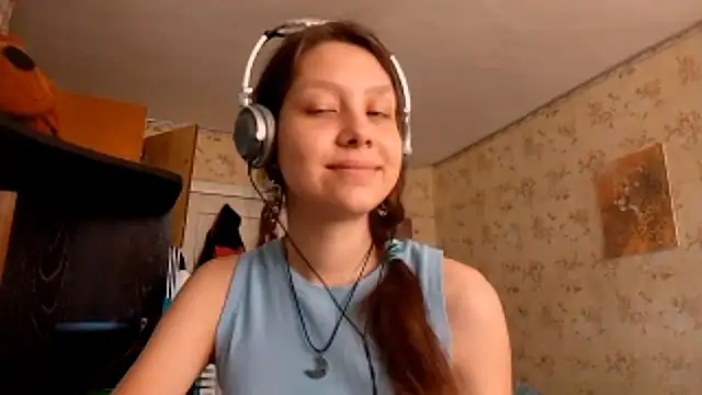 Snapshot of QutieDaSweet chatting on 09/17/25, 08:05 QutieDaSweet online show from 09/17/25, 08:05