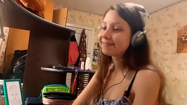 Snapshot of QutieDaSweet chatting on 09/29/25, 05:23 QutieDaSweet online show from 09/29/25, 05:23