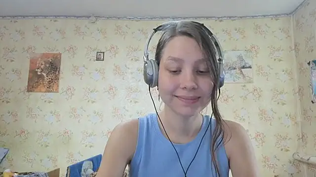 Snapshot of QutieDaSweet chatting on 10/05/25, 06:34 QutieDaSweet online show from 10/05/25, 06:34