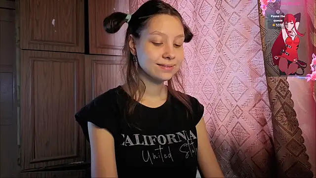 Snapshot of QutieDaSweet chatting on 12/14/25, 09:03 QutieDaSweet online show from 12/14/25, 09:03