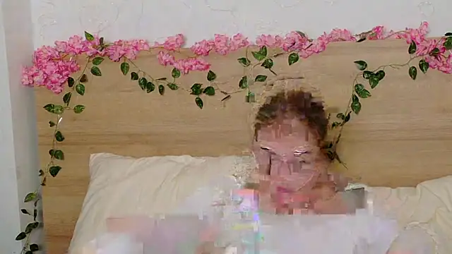 Lilith Bonheur online show from 10/18/25, 08:09