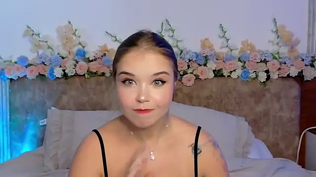 Snapshot of Lilith_Bonheur chatting on 03/20/26, 01:54 Lilith Bonheur online show from 03/20/26, 01:54