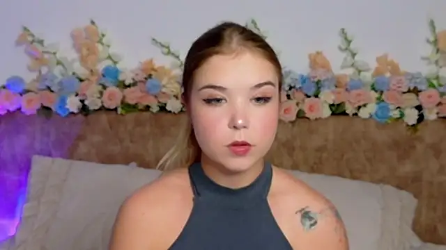 Snapshot of Lilith_Bonheur chatting on 03/23/26, 01:04 Lilith Bonheur online show from 03/23/26, 01:04