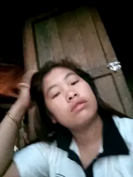 Luyen004 online show from 04/10/26, 10:47