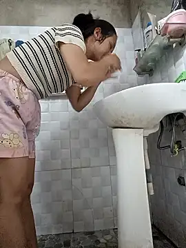 Snapshot of Na_xx chatting on 10/17/25, 11:18 Na xx online show from 10/17/25, 11:18