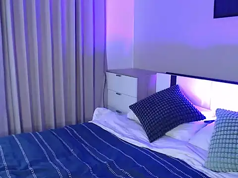 Snapshot of lilypeachxx chatting on 04/05/26, 04:20 lilypeachxx online show from 04/05/26, 04:20