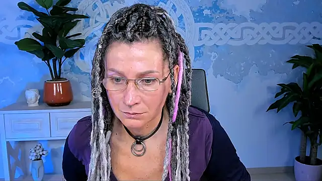 Snapshot of UmaSpace chatting on 10/04/25, 05:05 UmaSpace online show from 10/04/25, 05:05