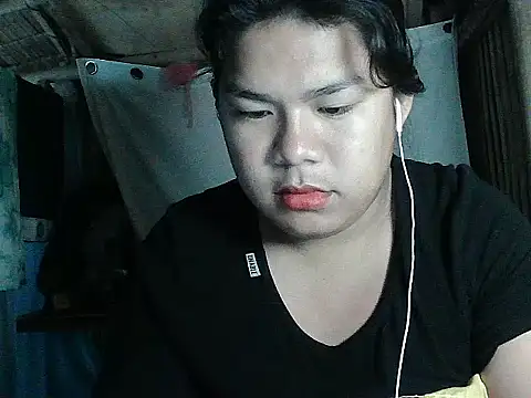 Huntrix2025 online show from 04/15/26, 08:42