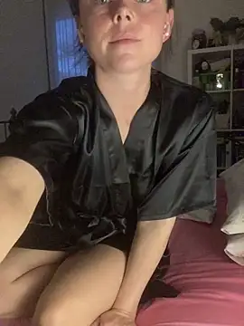 Mia Winters online show from 10/22/25, 05:45