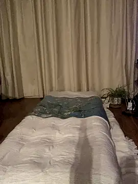 Mia Winters online show from 11/08/25, 05:23