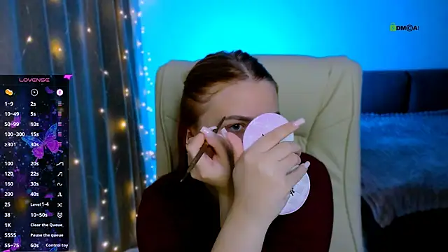 red  dizzy online show from 10/21/25, 10:10