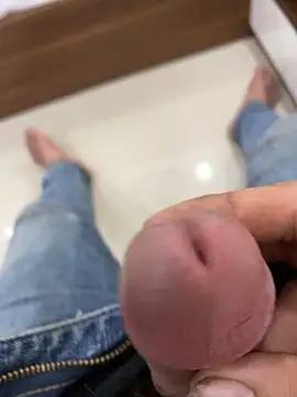 Snapshot of vila25cm chatting on 09/18/25, 10:17 vila25cm online show from 09/18/25, 10:17