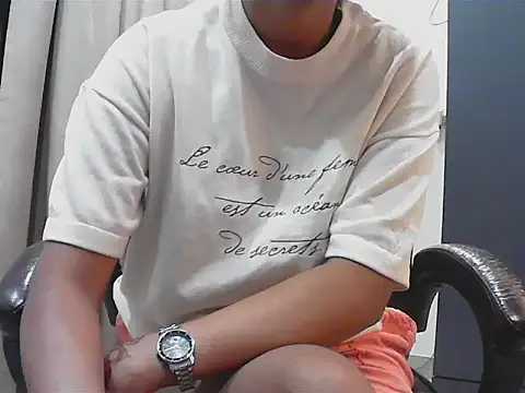 short girl  online show from 09/28/25, 04:45