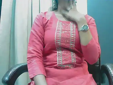 short girl  online show from 10/10/25, 04:39