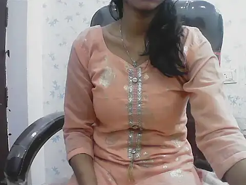 Snapshot of short_girl_ chatting on 03/30/26, 04:30 short girl online show from 03/30/26, 04:30