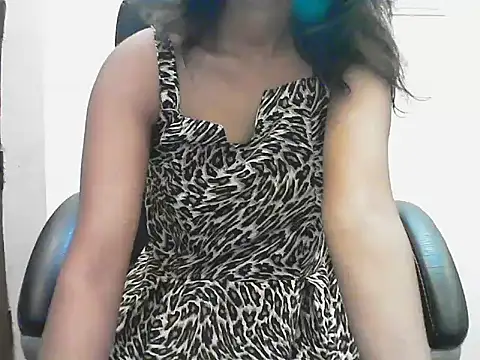 short girl  online show from 05/25/26, 04:46