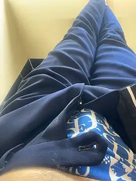 CZpublic online show from 10/18/25, 05:21