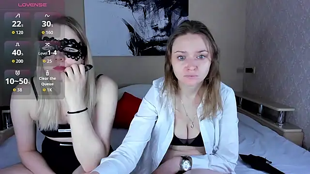 Snapshot of Linda_Bryant-Eva chatting on 10/30/25, 02:02 Linda Bryant-Eva online show from 10/30/25, 02:02