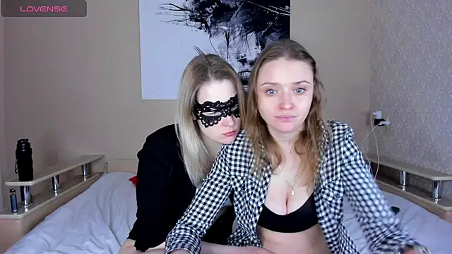 Snapshot of Linda_Bryant-Eva chatting on 11/14/25, 03:16 Linda Bryant-Eva online show from 11/14/25, 03:16