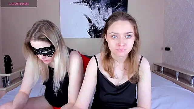 Snapshot of Linda_Bryant-Eva chatting on 11/16/25, 07:47 Linda Bryant-Eva online show from 11/16/25, 07:47